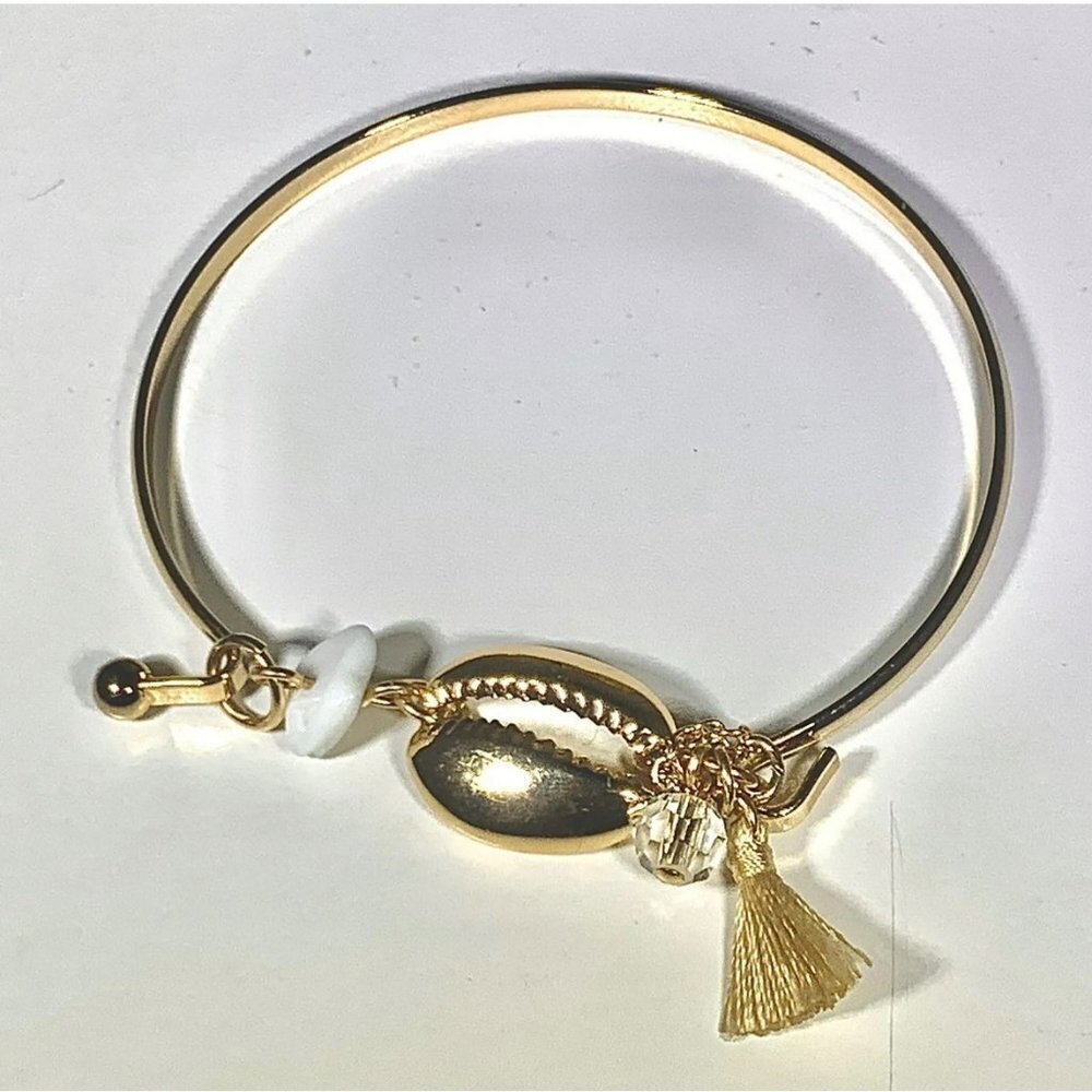 AVON Beachy Fringe Bracelet with Gift Box